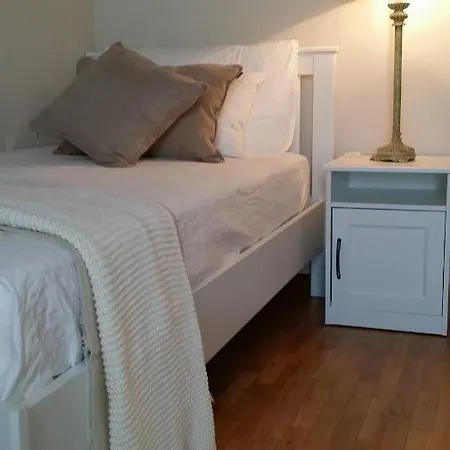 Gate32 Bed & Living Appartement